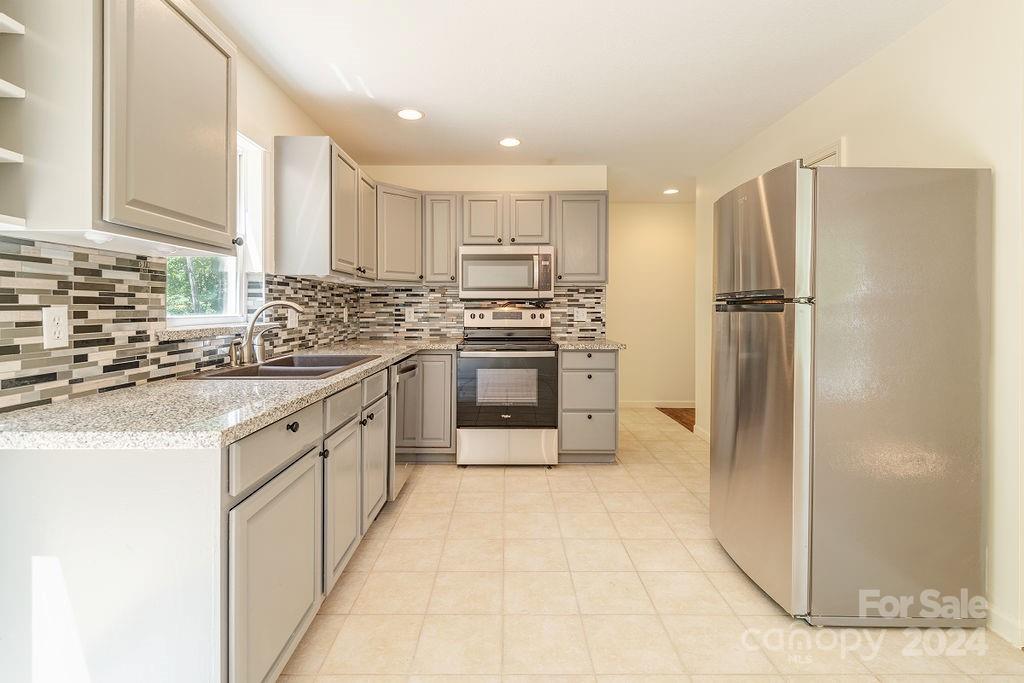 1016 Mountain Drive Candler NC 28715