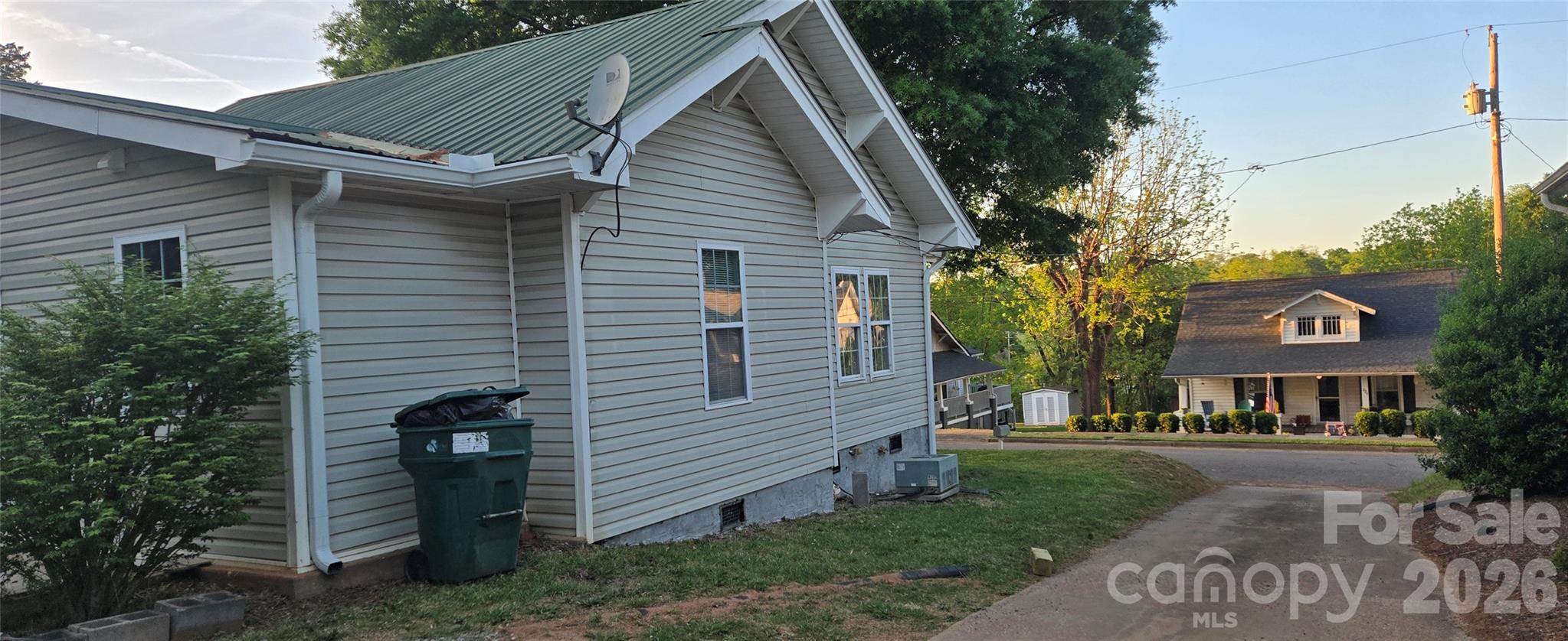 227 W B Street Newton NC 28658