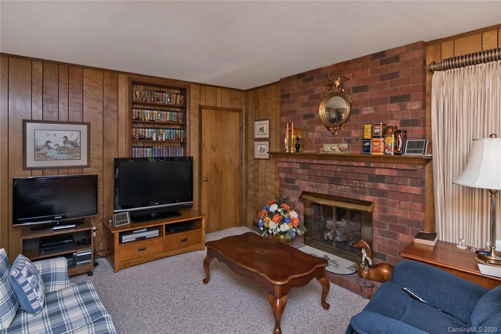 101 W Fox Chase Road Asheville NC 28804