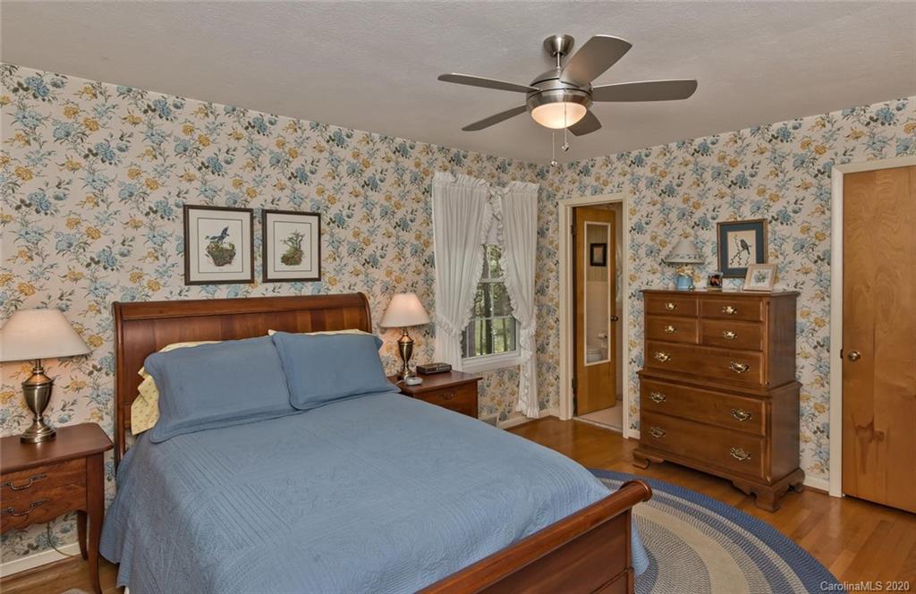 101 W Fox Chase Road Asheville NC 28804