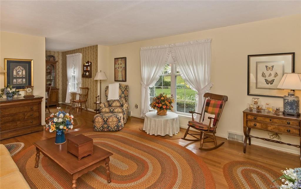 101 W Fox Chase Road Asheville NC 28804