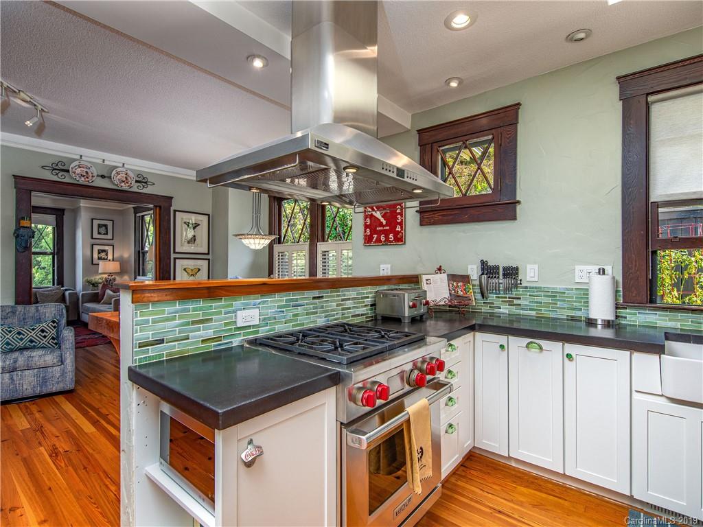 9 Oak Park Road Asheville NC 28801