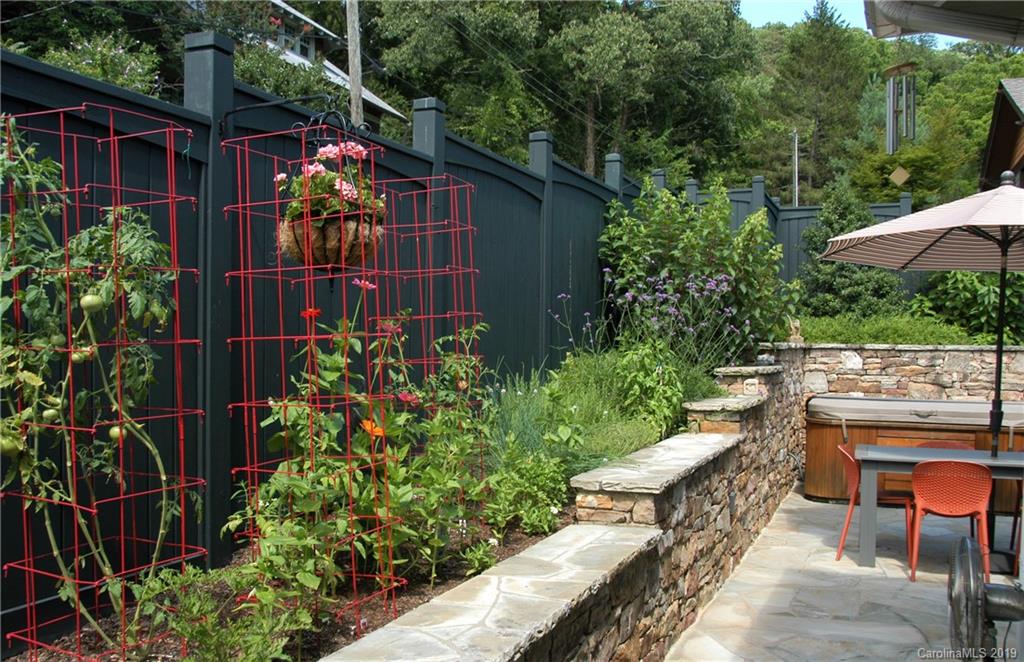 9 Oak Park Road Asheville NC 28801