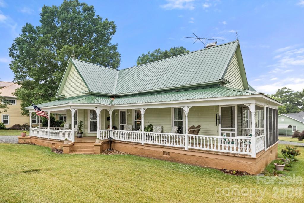 Maiden NC, 110 N Main Avenue