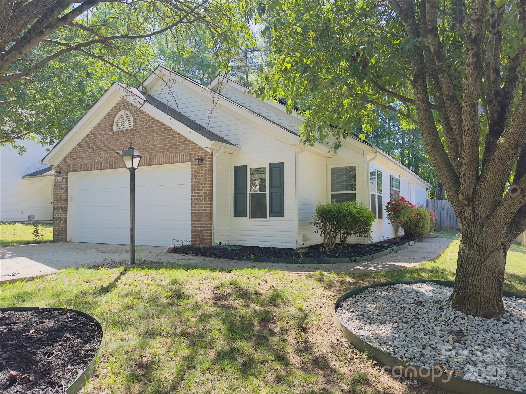 8027 Bristle Lane Charlotte NC 28214