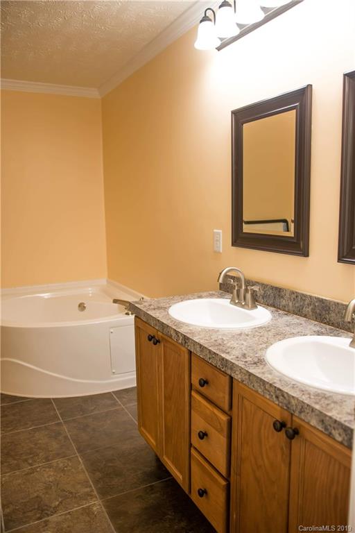18 Oakcrest Drive Asheville NC 28806