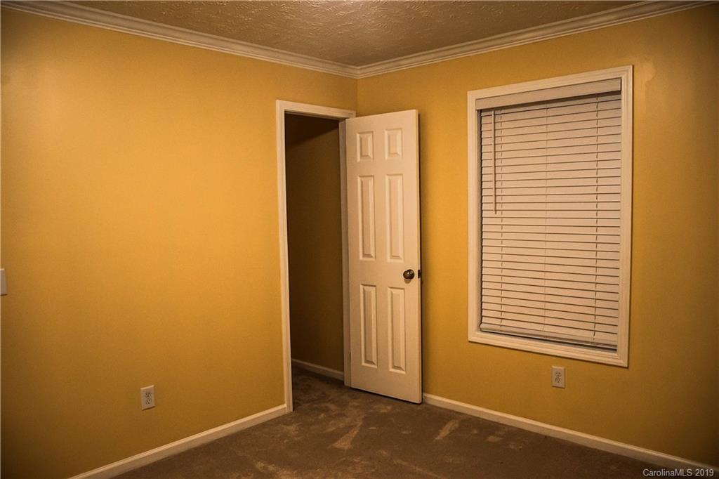 18 Oakcrest Drive Asheville NC 28806