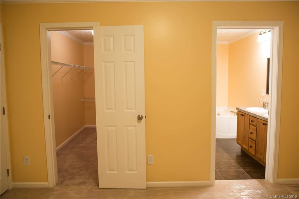 18 Oakcrest Drive Asheville NC 28806