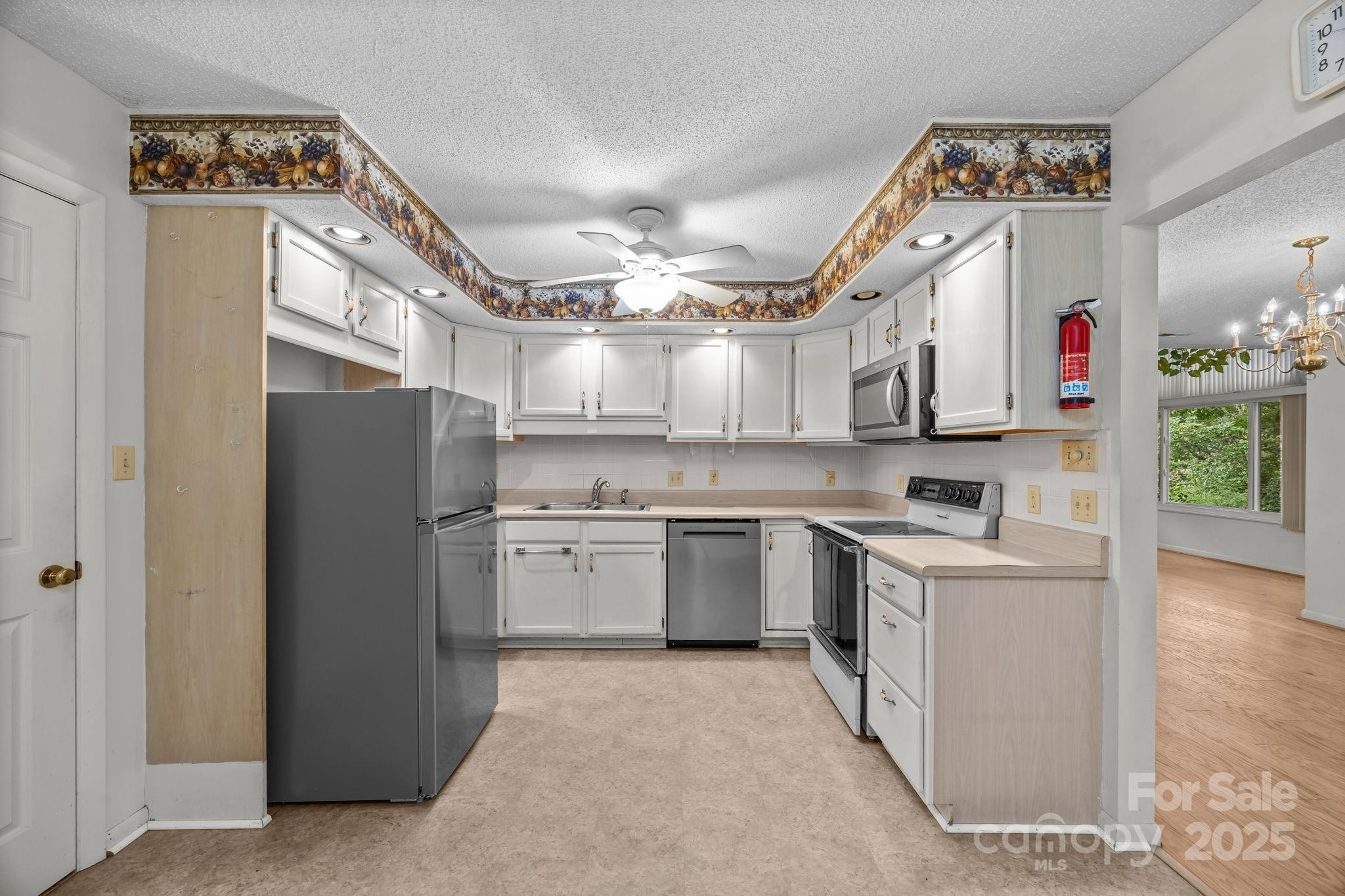 11 Stuart Circle Asheville NC 28804