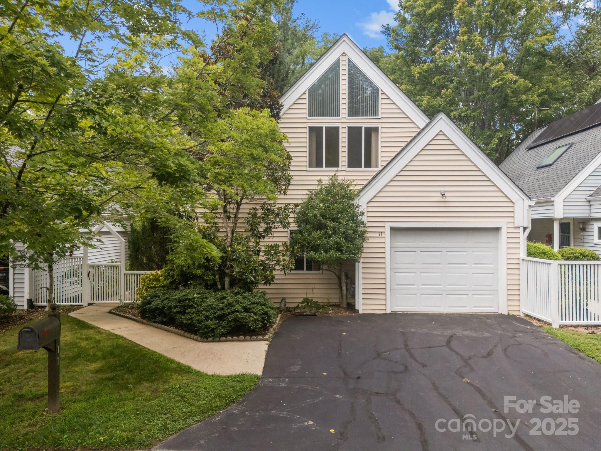 11 Stuart Circle Asheville NC 28804