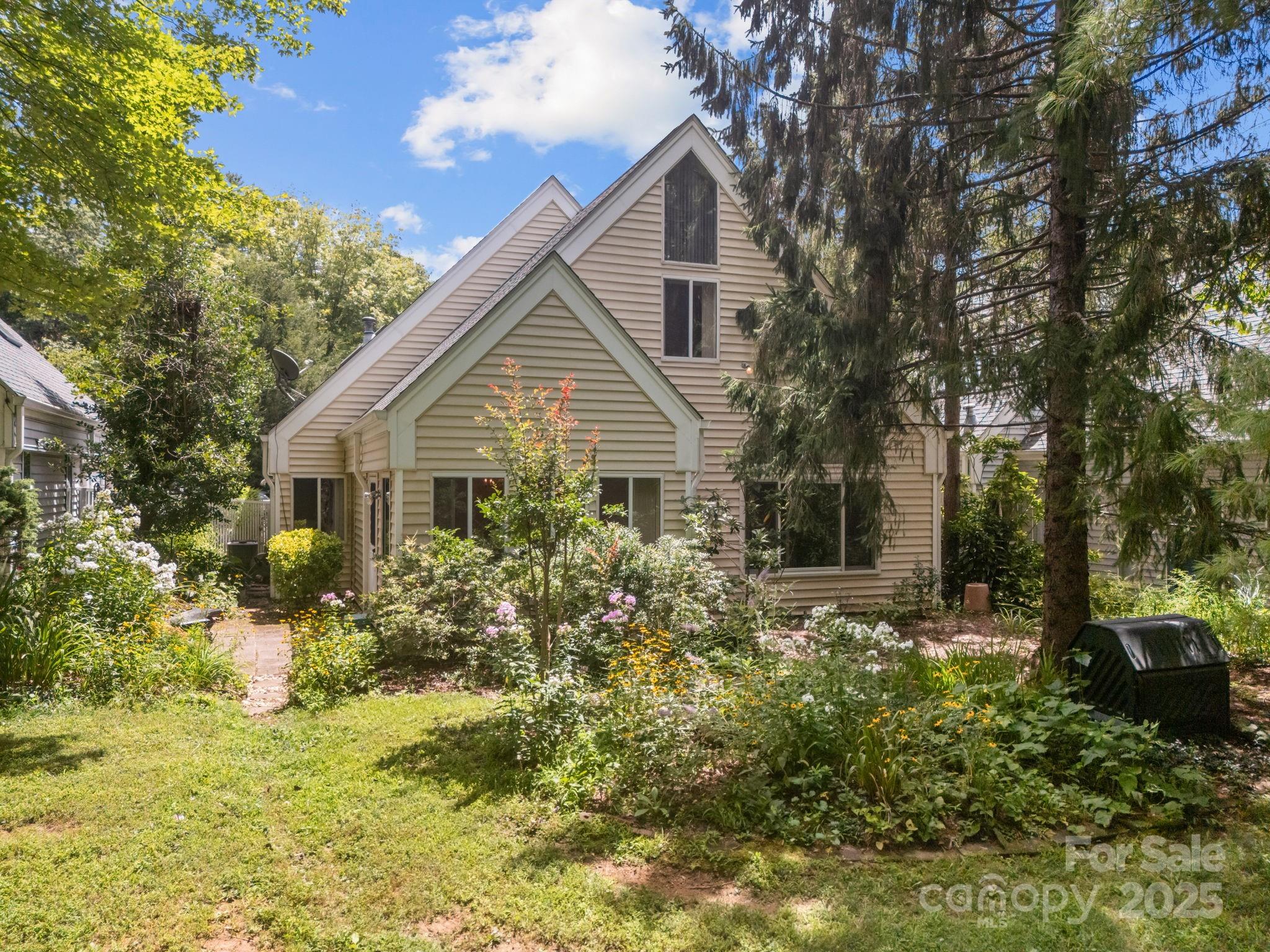 11 Stuart Circle Asheville NC 28804