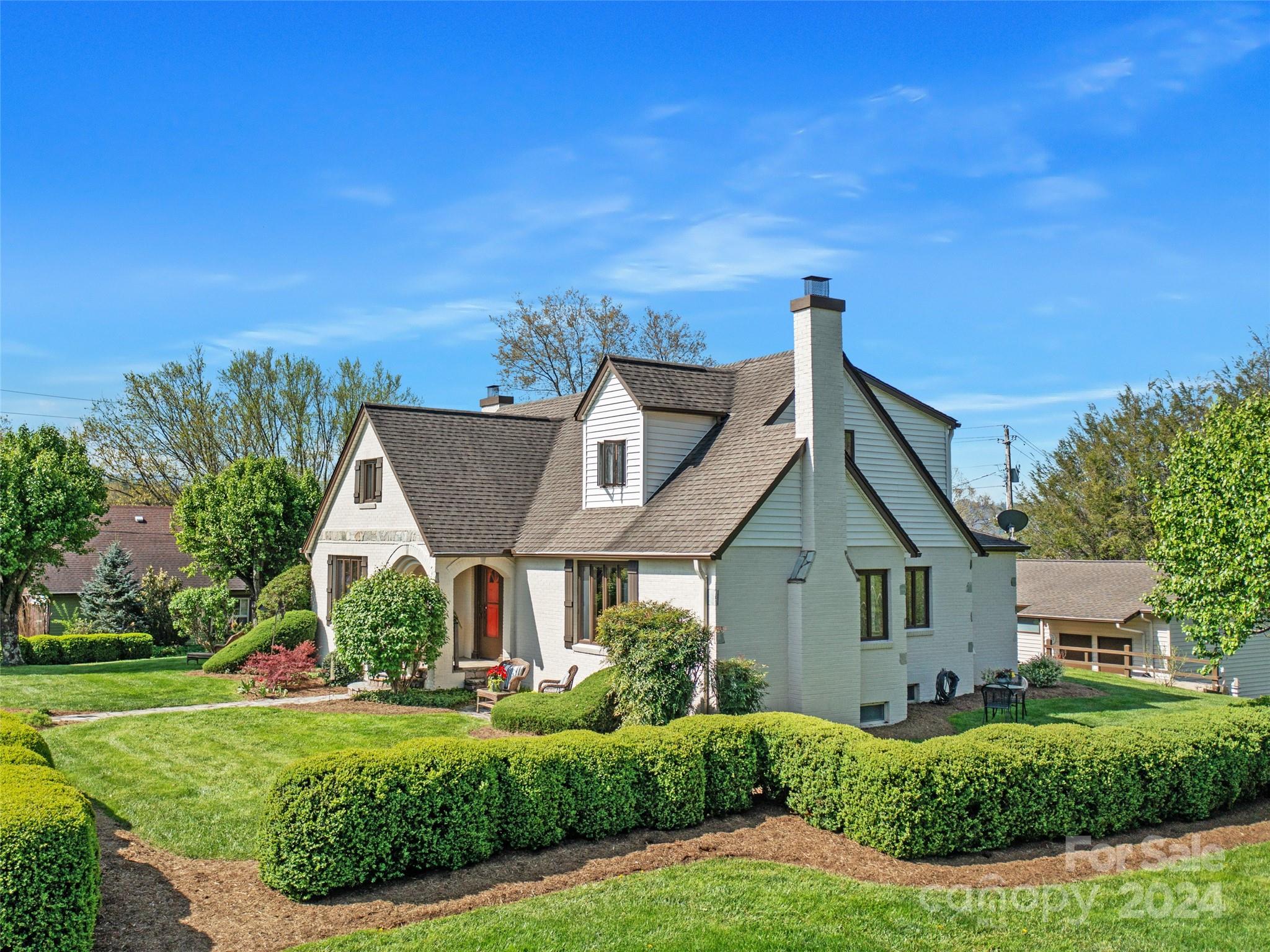 107 Academy Street Burnsville NC 28714
