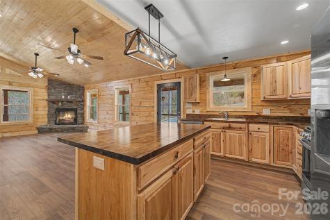 677 Ridgetop Circle Whittier NC 28789