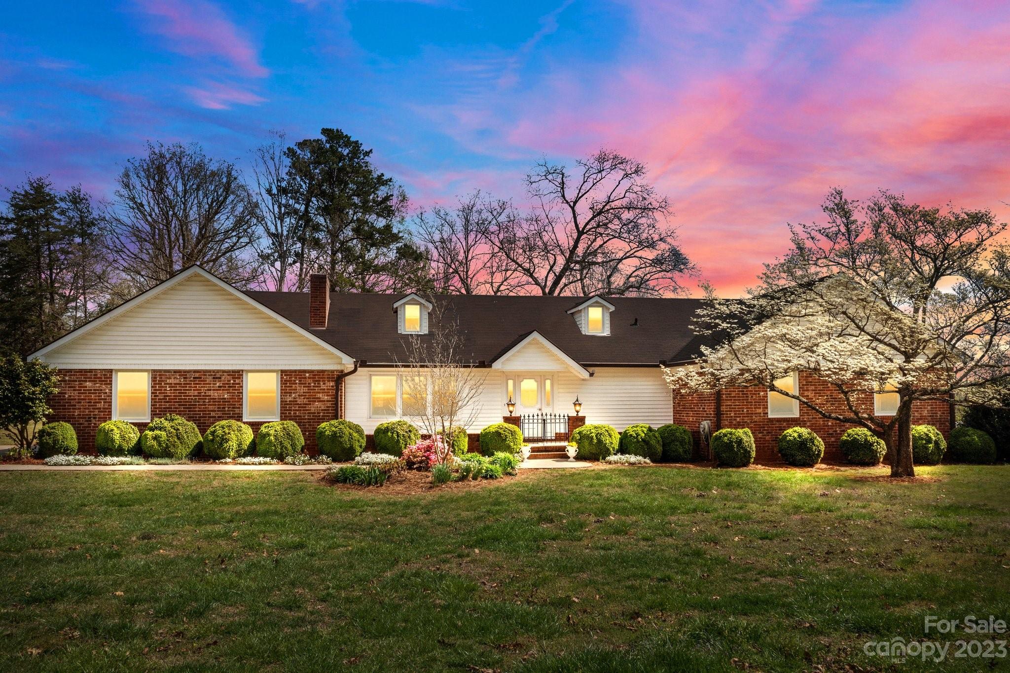 1805 N Barkley Road Statesville NC 28677