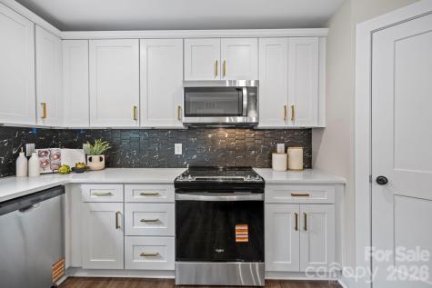 607 N Dixie Street Cherryville NC 28021