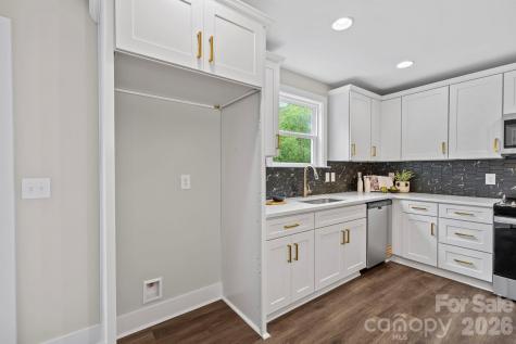 607 N Dixie Street Cherryville NC 28021