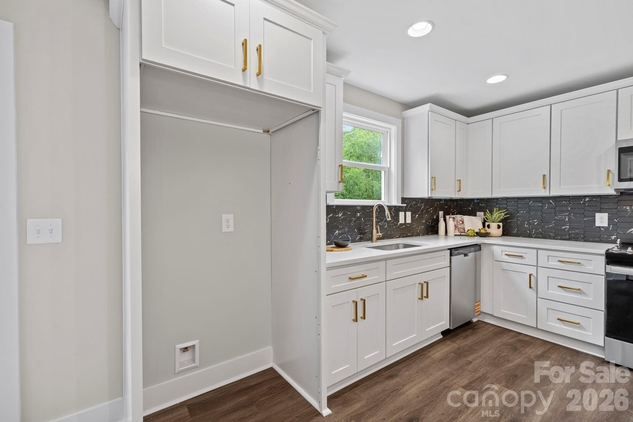 607 N Dixie Street Cherryville NC 28021