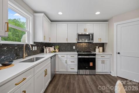 607 N Dixie Street Cherryville NC 28021