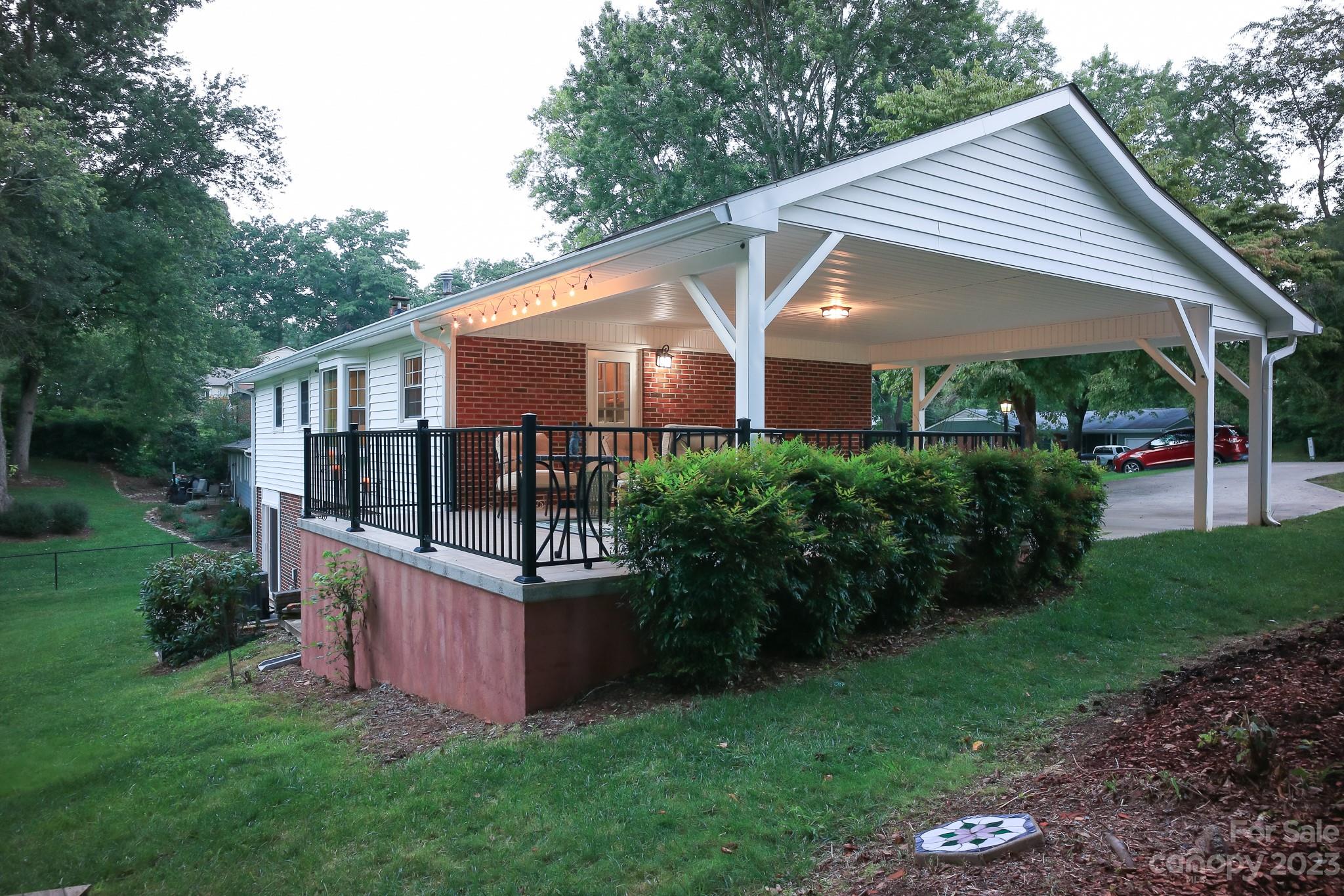 314 Foxcroft Drive Asheville NC 28806