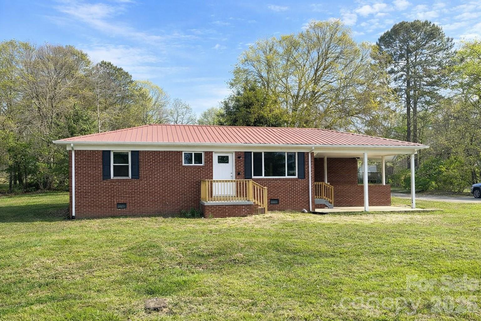 3502 1st Avenue Circle NW Hickory NC 28601