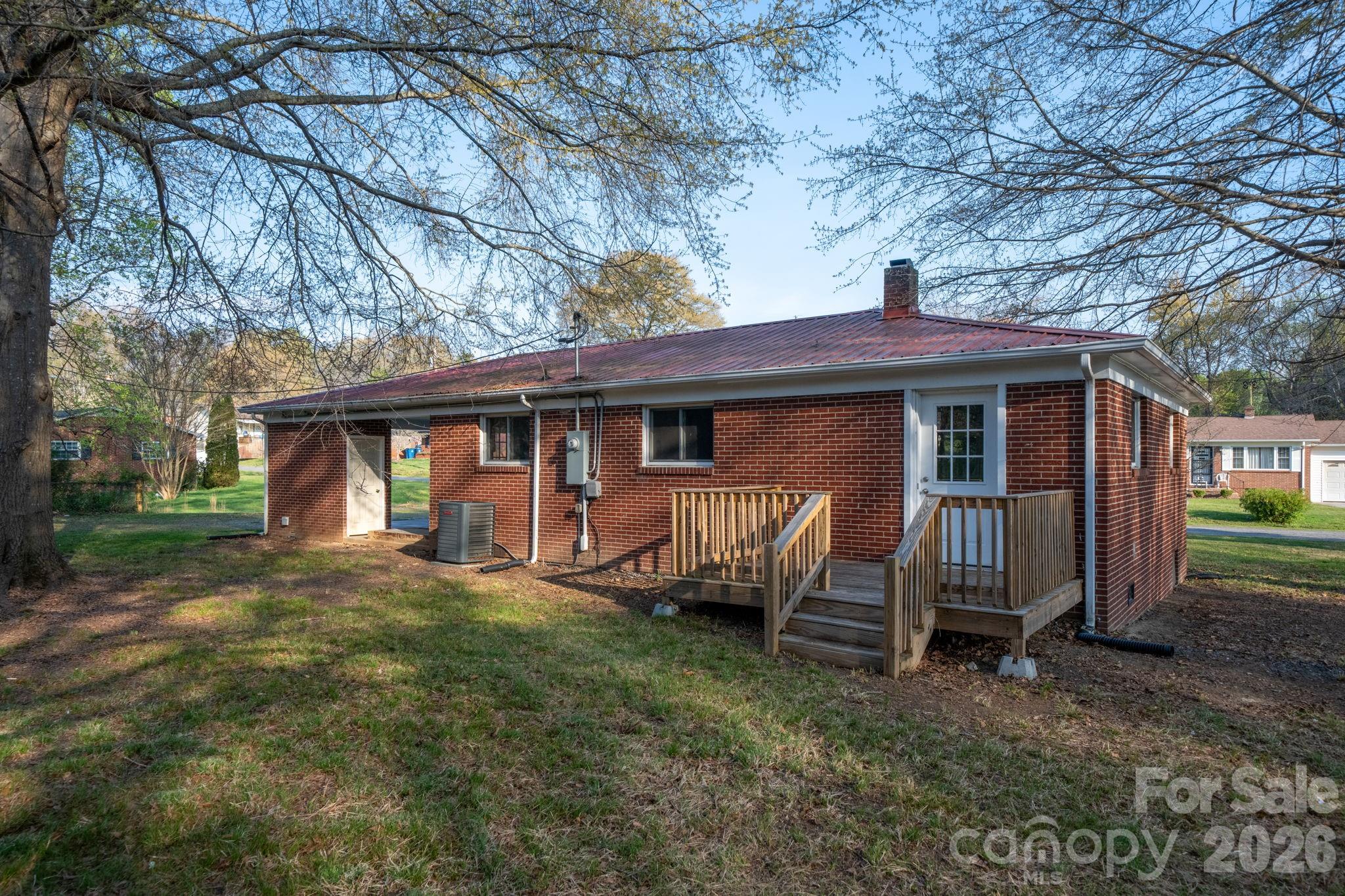 3502 1st Avenue Circle NW Hickory NC 28601