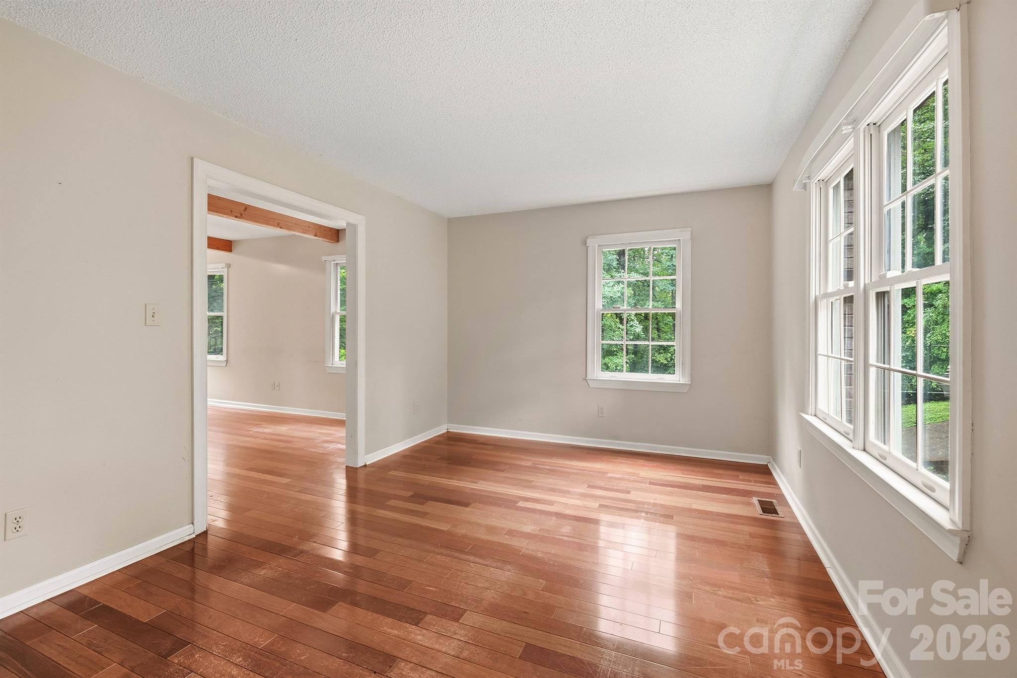 1227 Shirebourn Hickory NC 28602