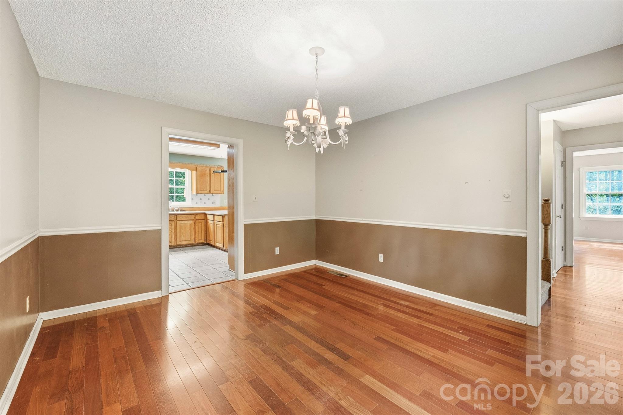 1227 Shirebourn Hickory NC 28602