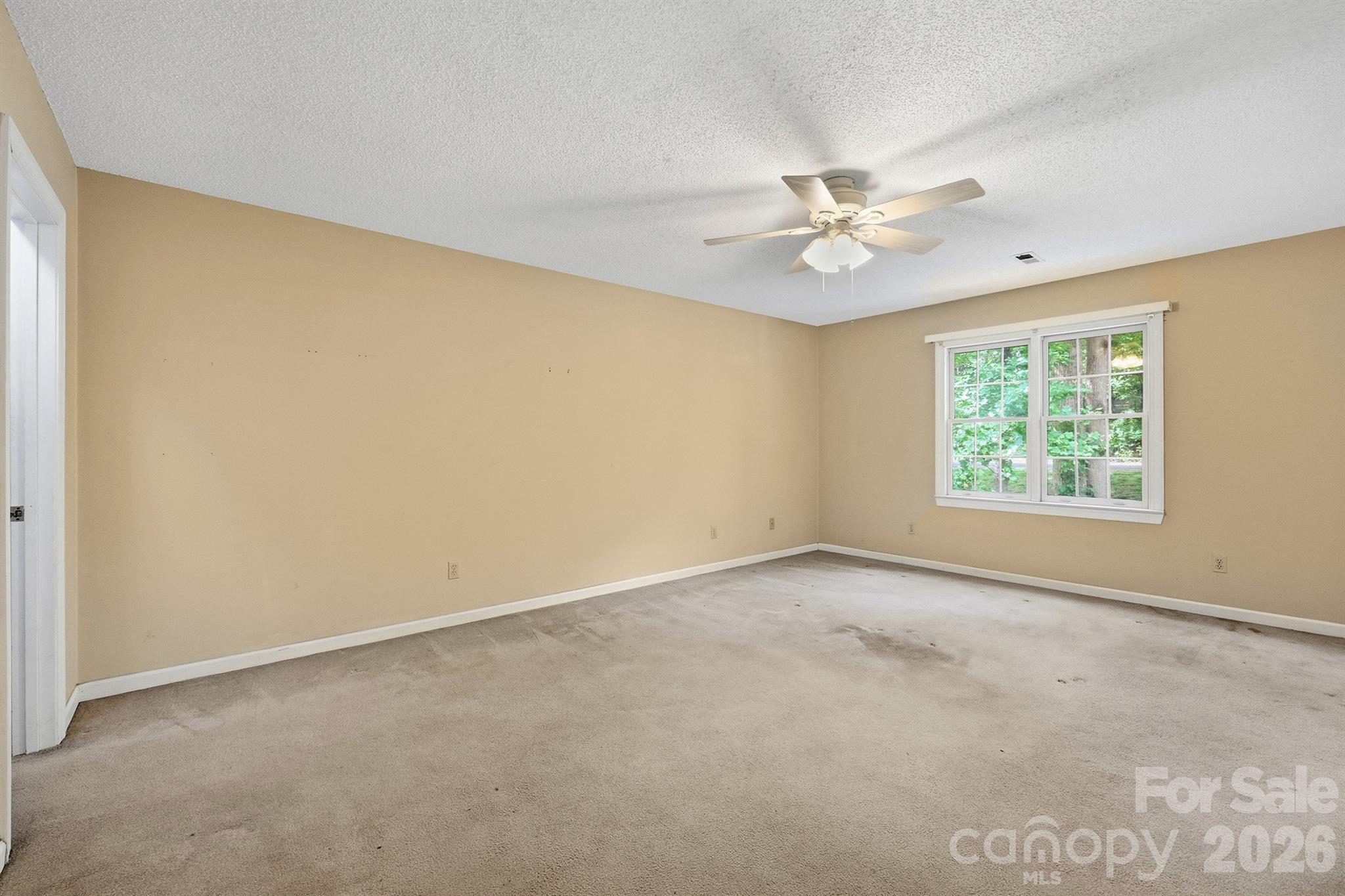 1227 Shirebourn Hickory NC 28602