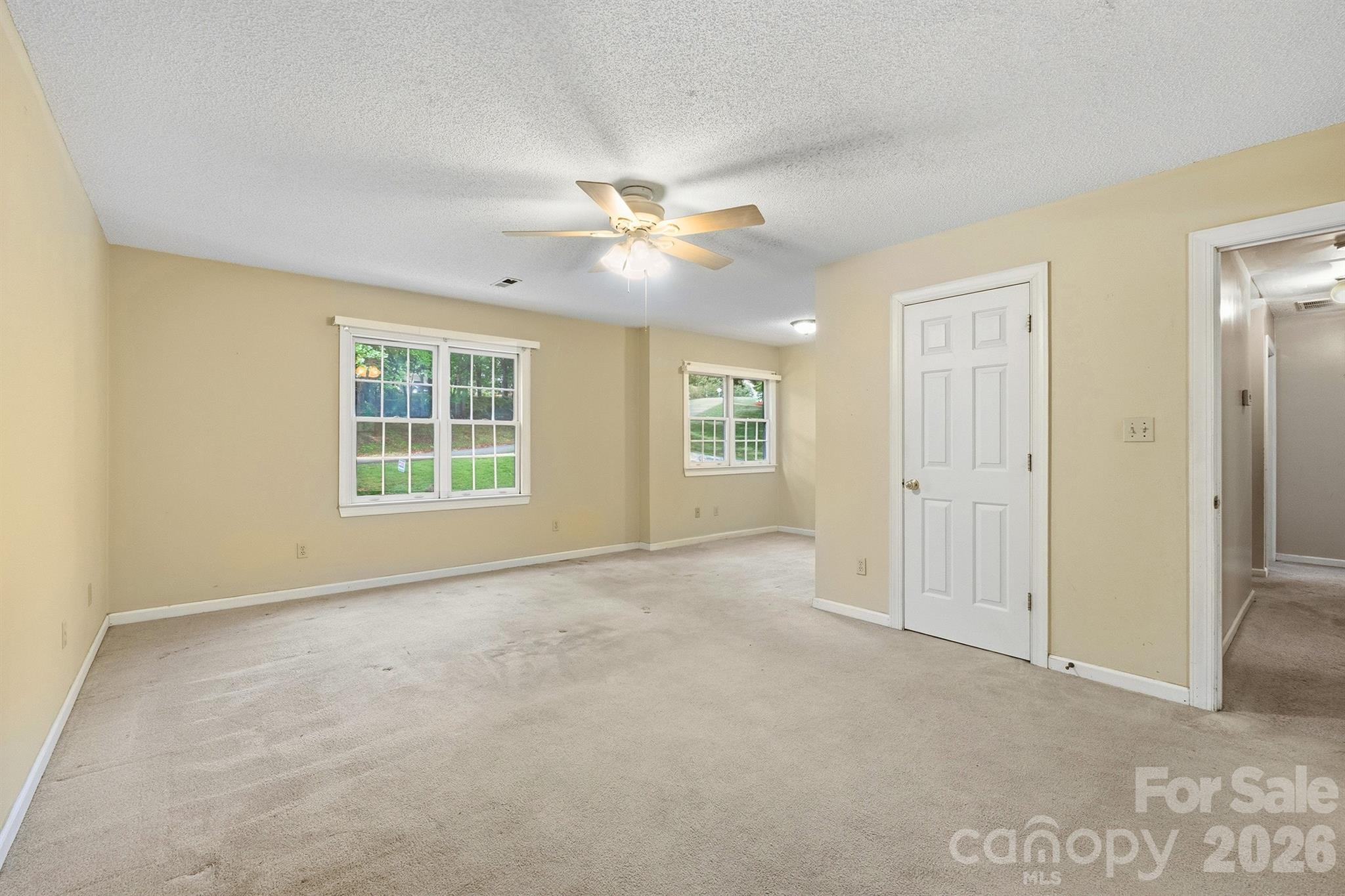 1227 Shirebourn Hickory NC 28602