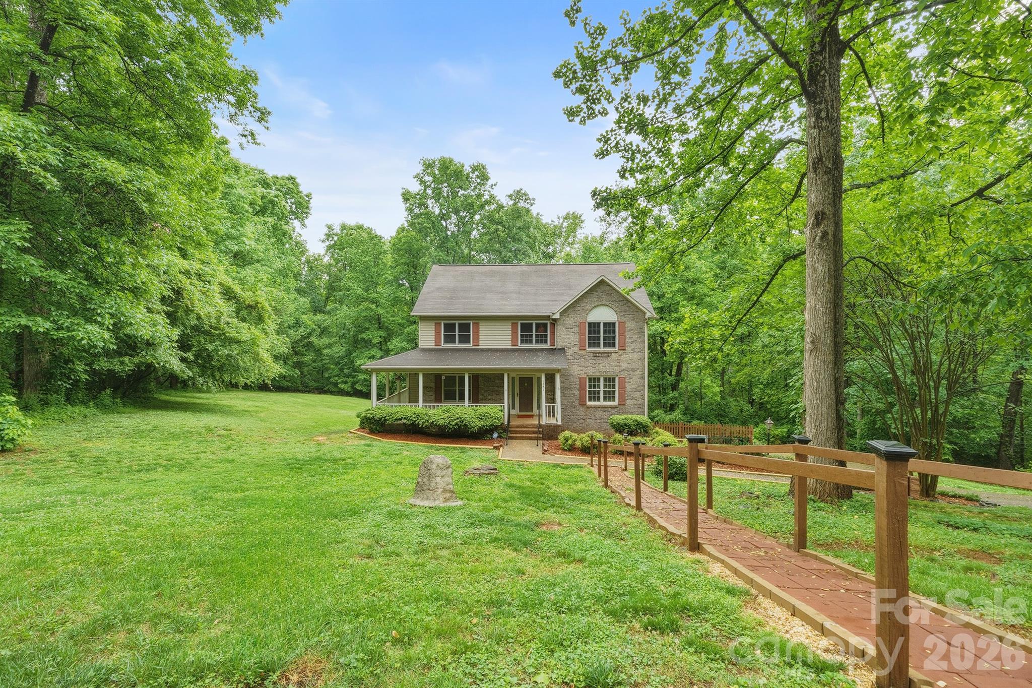 1227 Shirebourn Hickory NC 28602