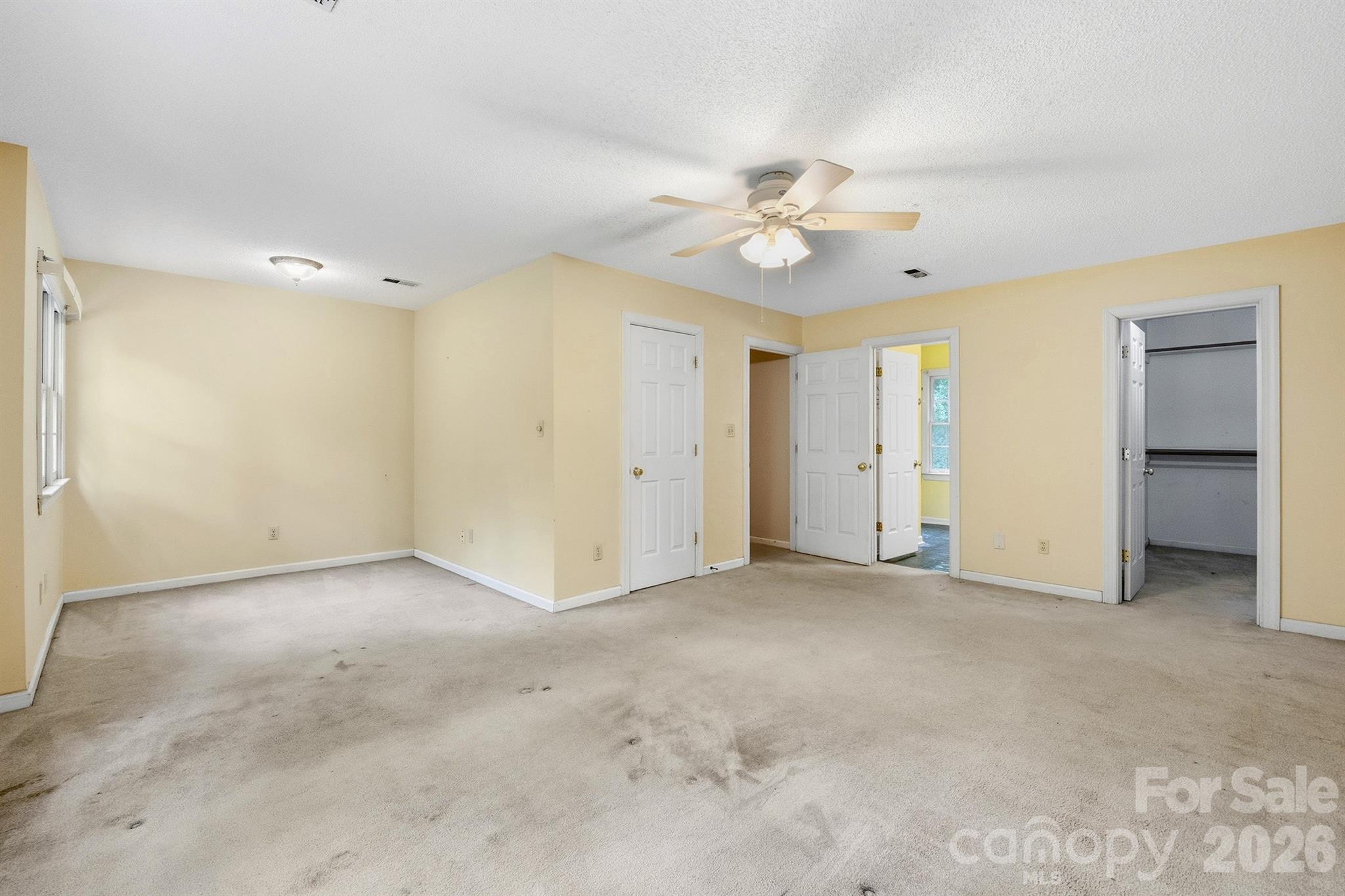 1227 Shirebourn Hickory NC 28602