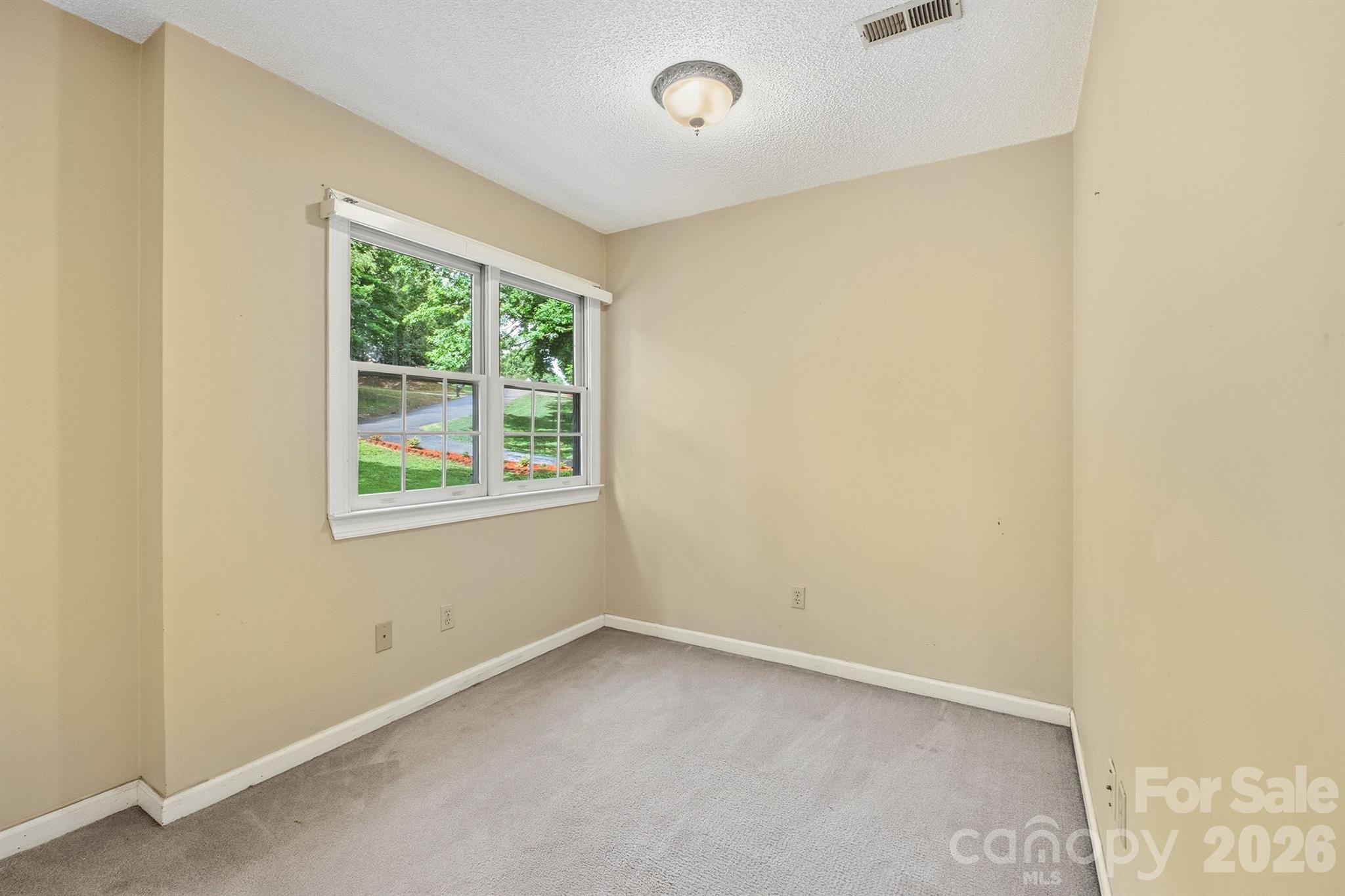 1227 Shirebourn Hickory NC 28602