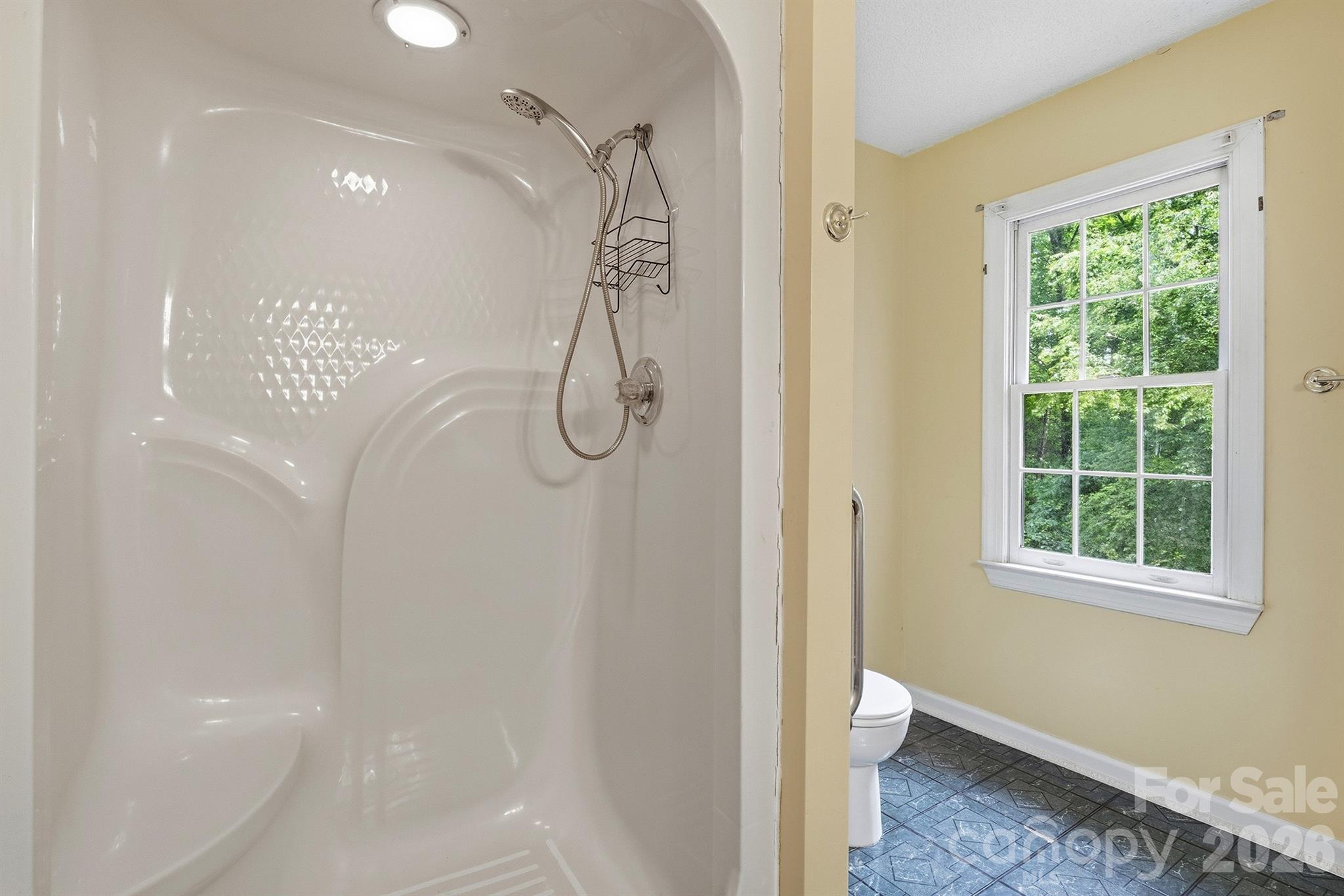 1227 Shirebourn Hickory NC 28602