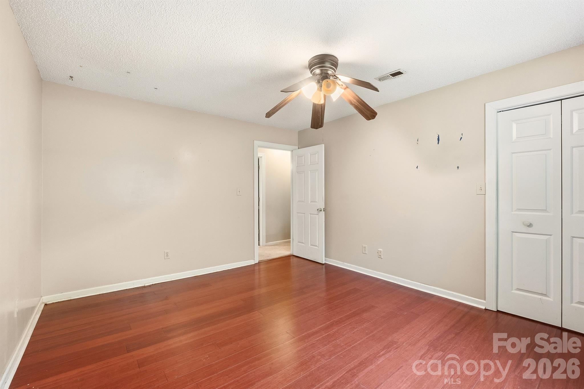 1227 Shirebourn Hickory NC 28602
