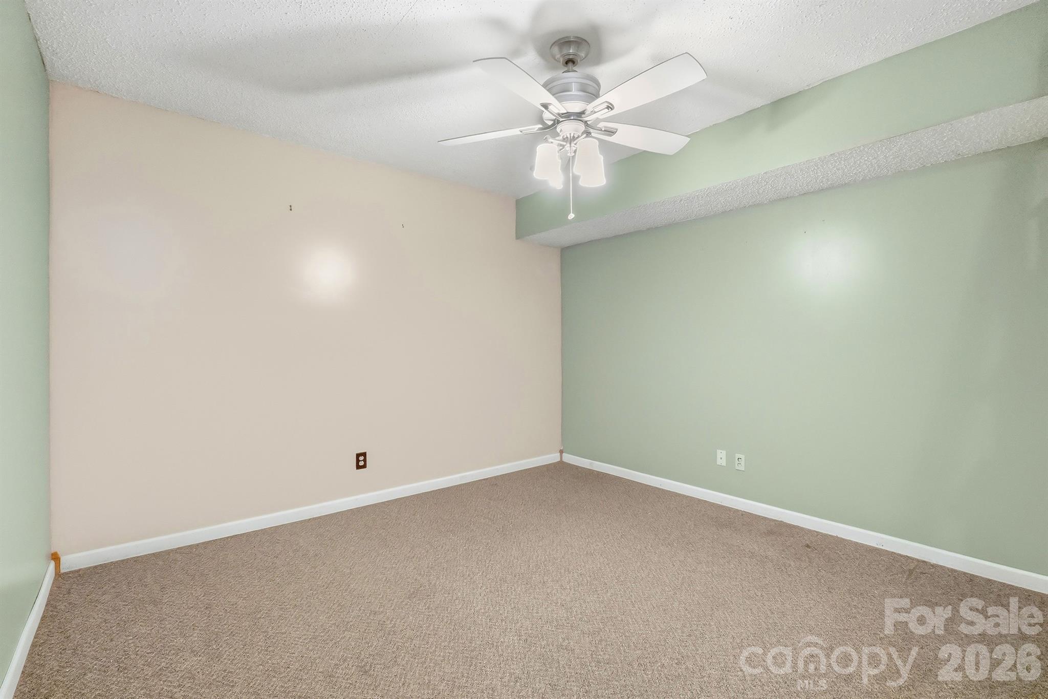 1227 Shirebourn Hickory NC 28602