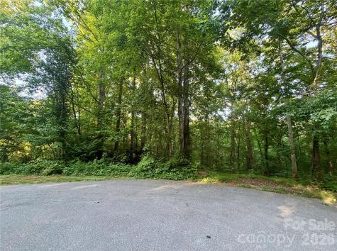 1227 Shirebourn Hickory NC 28602