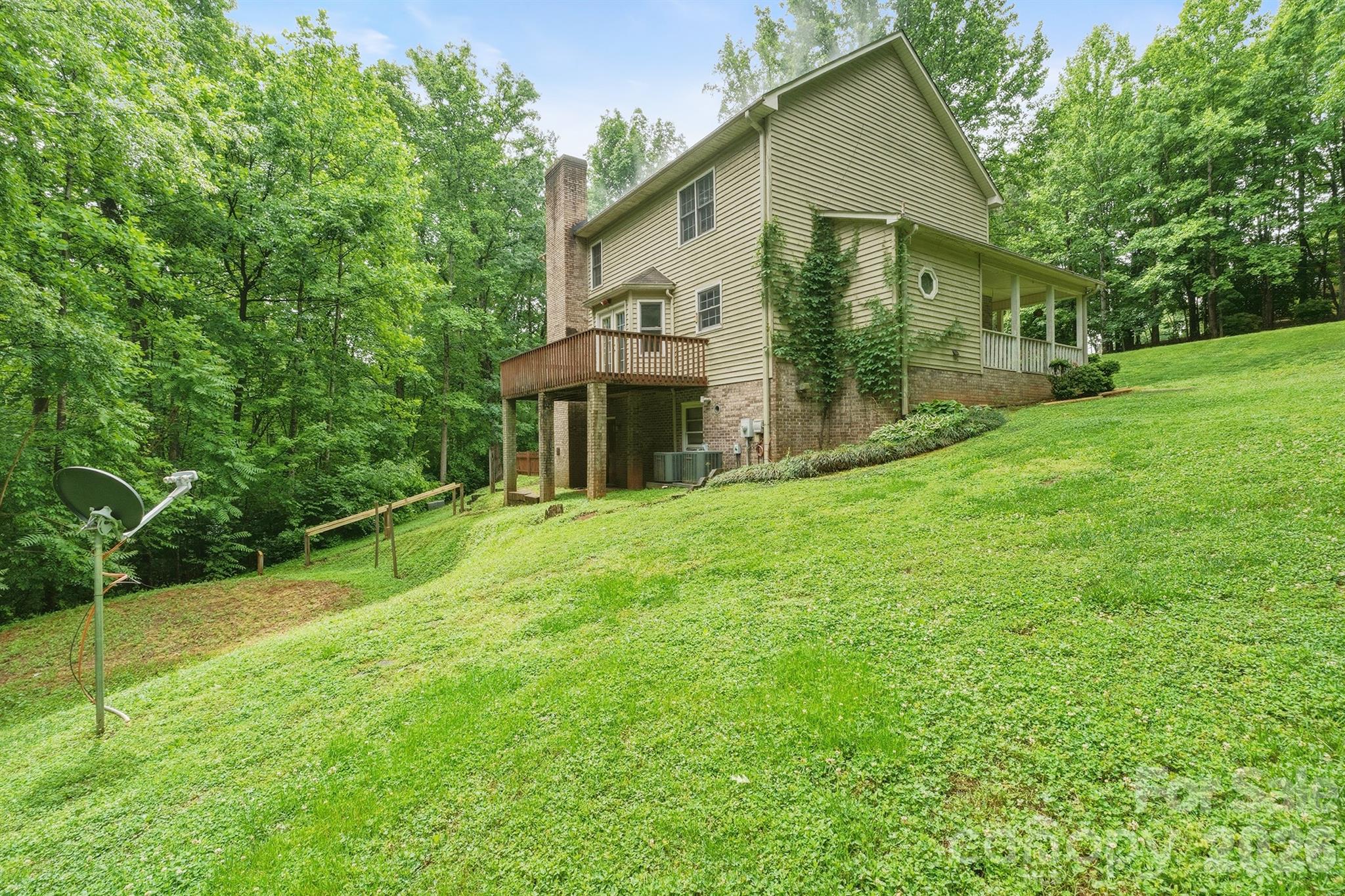 1227 Shirebourn Hickory NC 28602