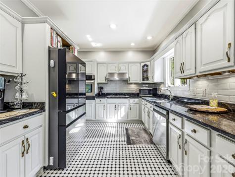 32 Franklin Farm Road Fletcher NC 28732
