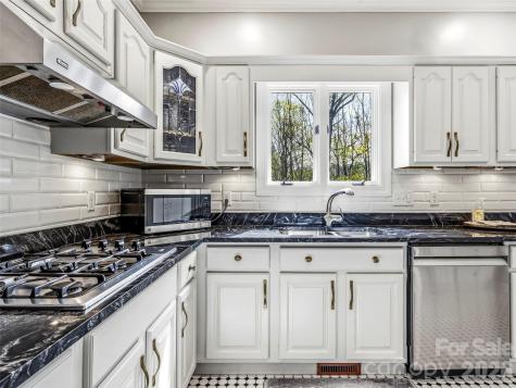 32 Franklin Farm Road Fletcher NC 28732