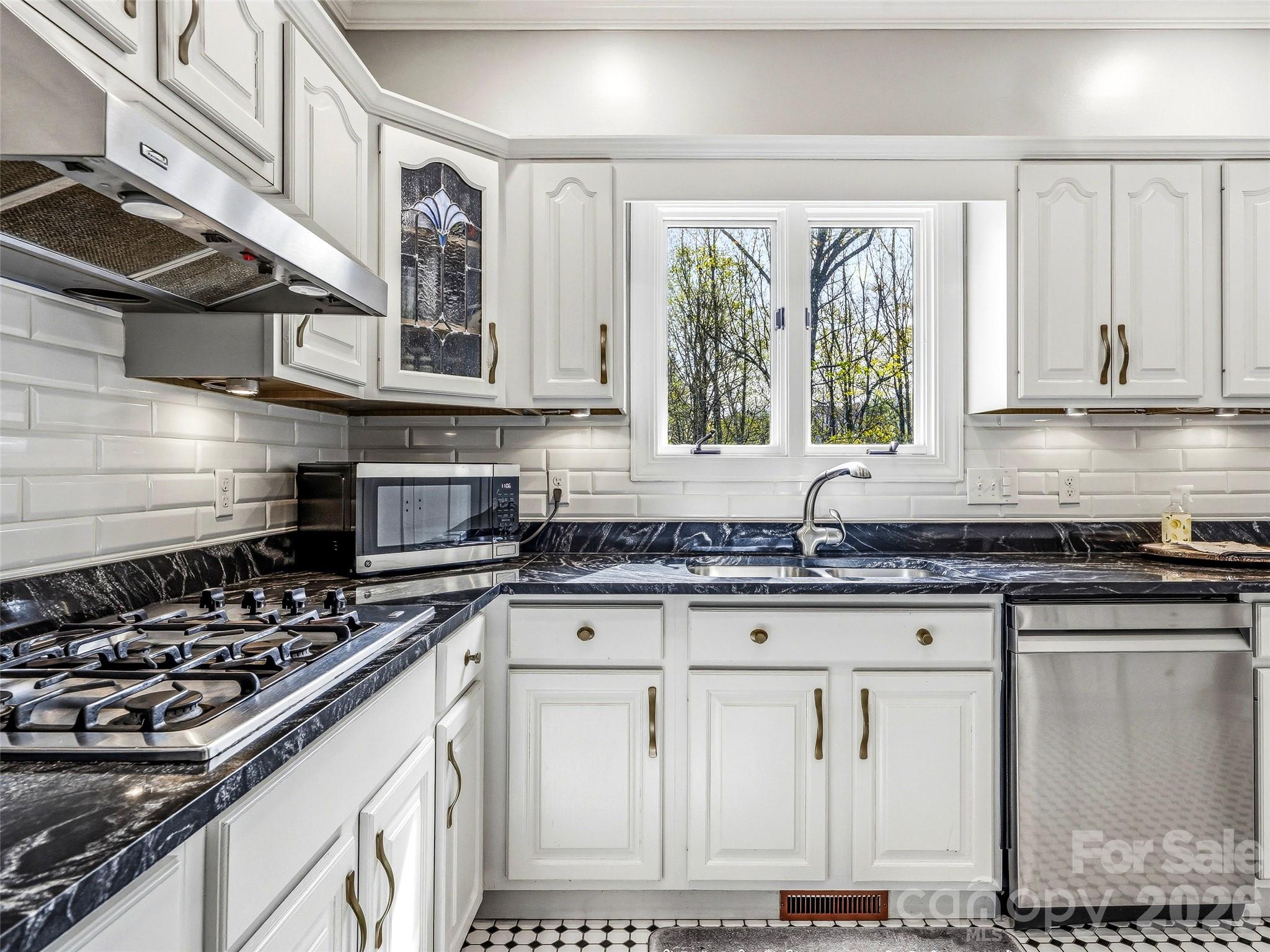 32 Franklin Farm Road Fletcher NC 28732