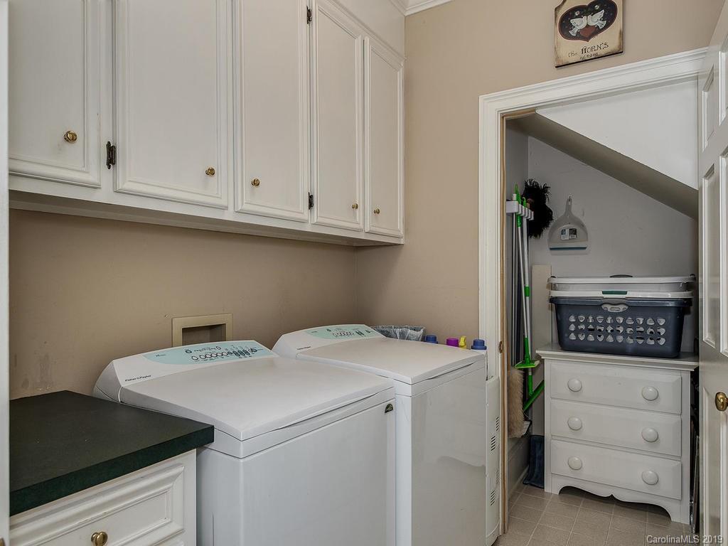 1227 Kingscross Drive Charlotte NC 28211