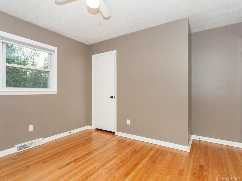 53 Knob Hill Road Asheville NC 28806