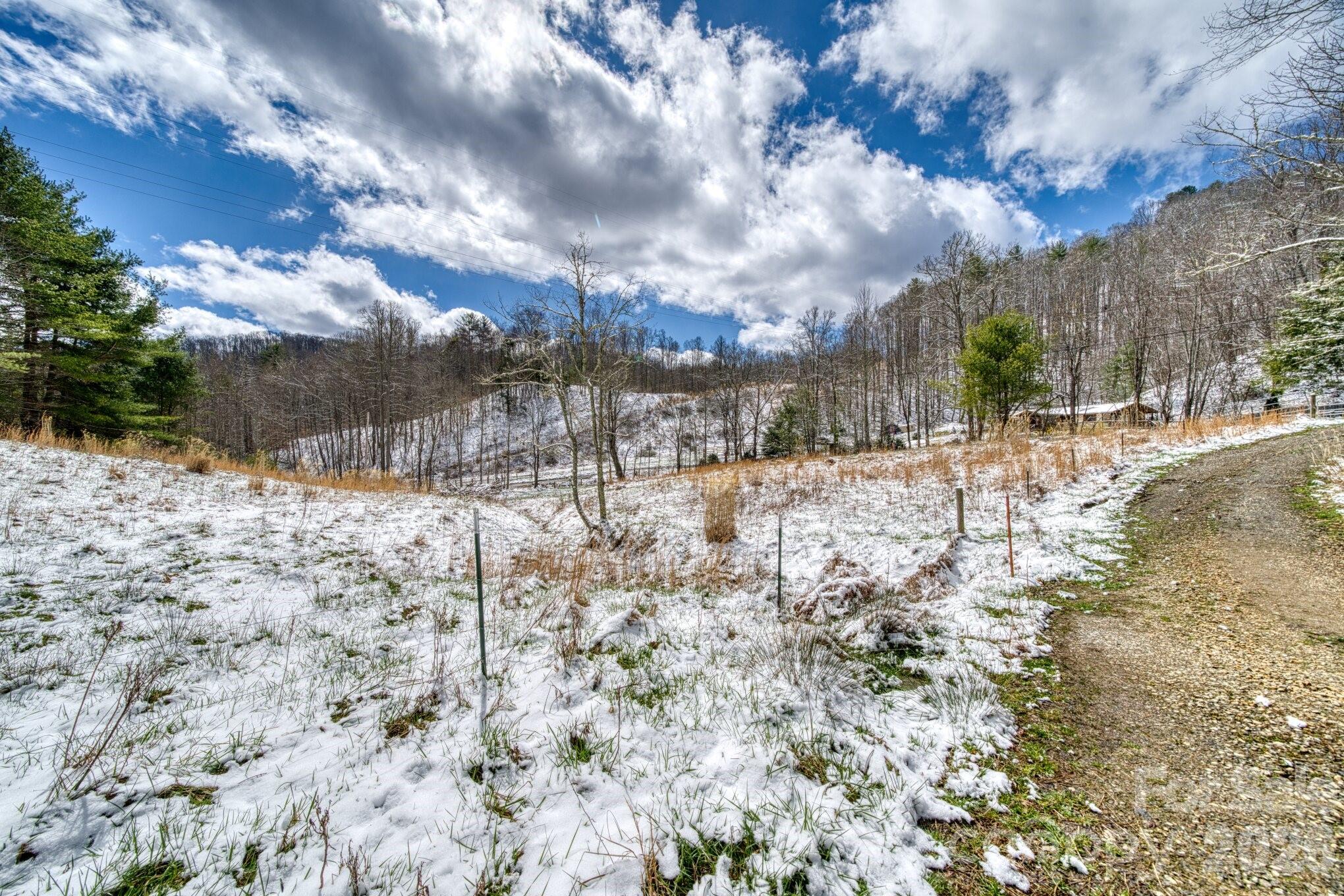 292 Crow Lane Burnsville NC 28714
