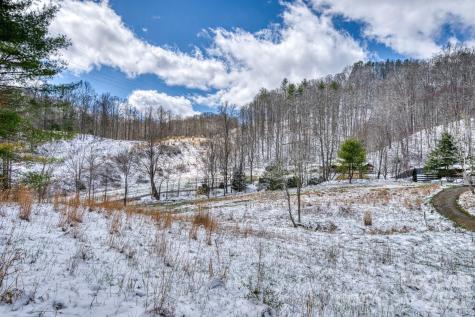 292 Crow Lane Burnsville NC 28714