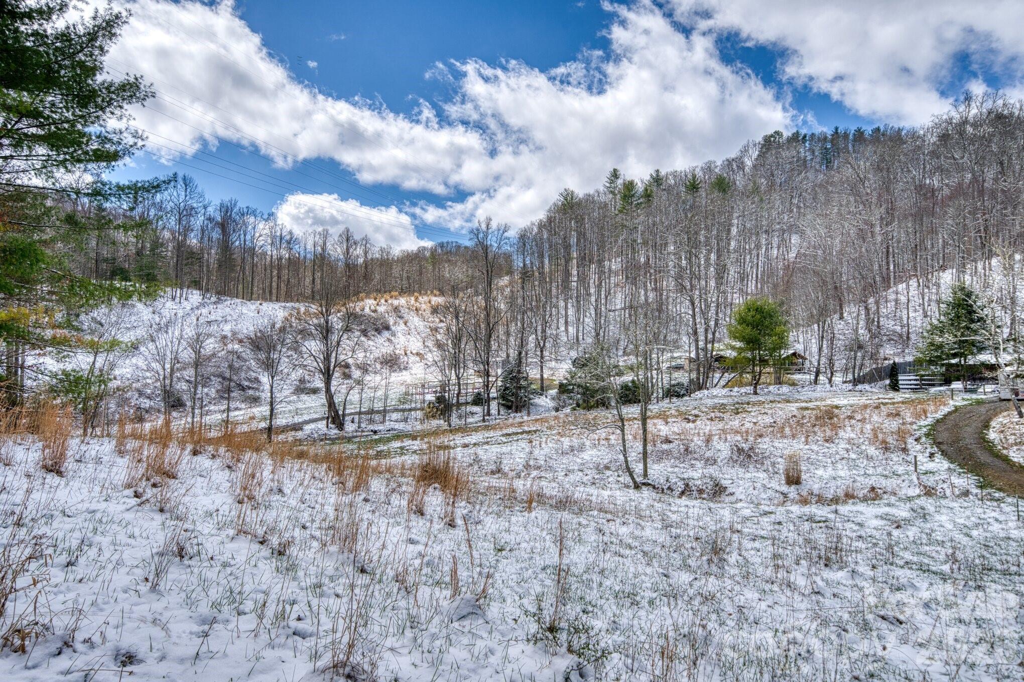 292 Crow Lane Burnsville NC 28714