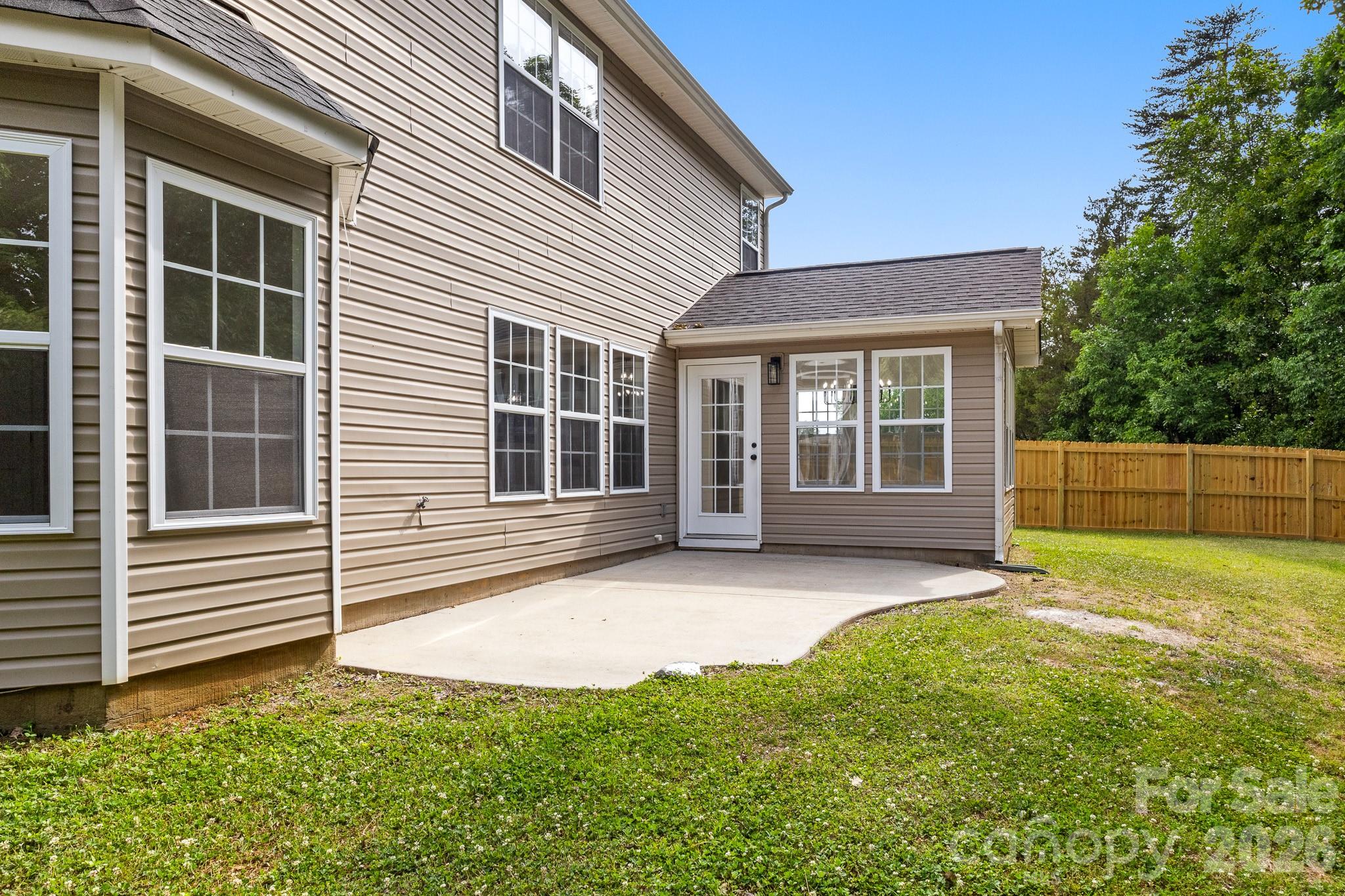 8723 Buttonwood Court Charlotte NC 28215