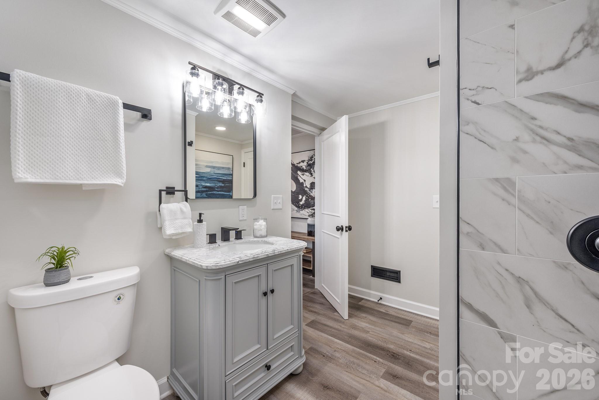 915 Crestmere Street Charlotte NC 28208