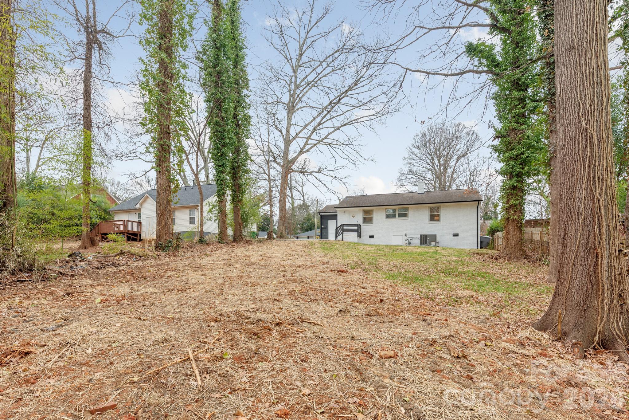 915 Crestmere Street Charlotte NC 28208