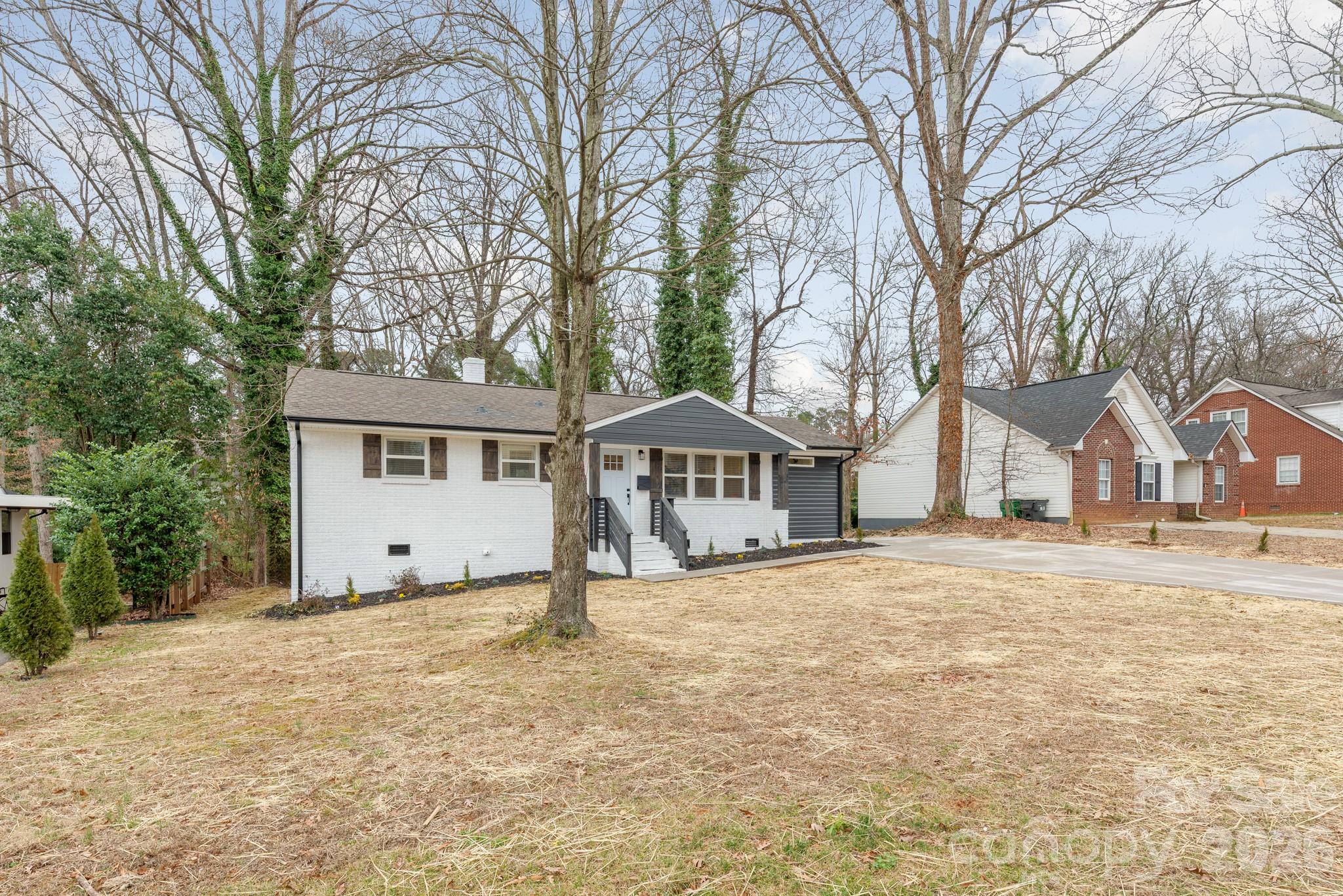 915 Crestmere Street Charlotte NC 28208