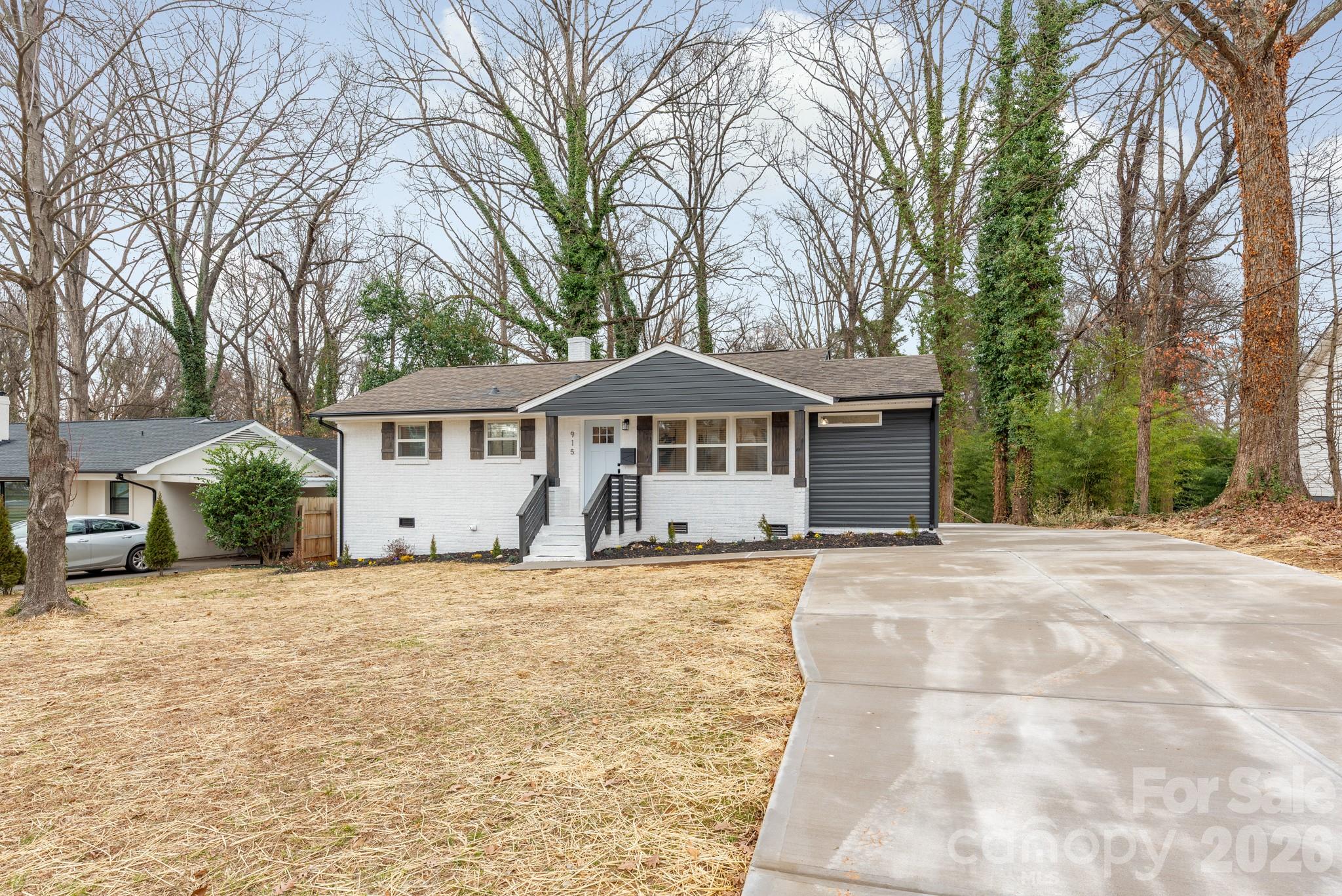 915 Crestmere Street Charlotte NC 28208
